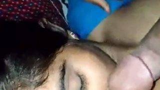 Horny lover fucking her bhabhi in oyo room
